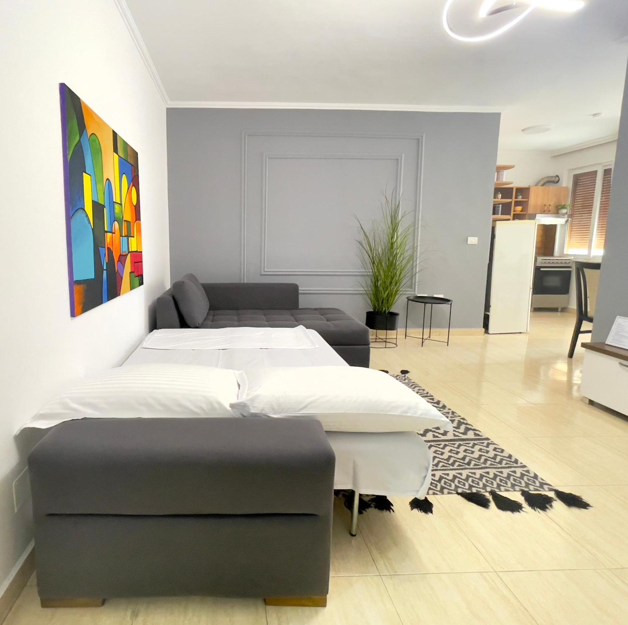 Maris Apartment Τίρανα Εξωτερικό φωτογραφία